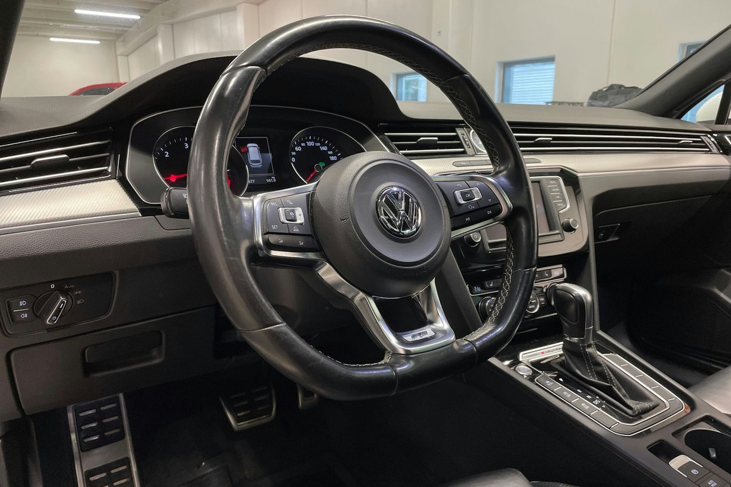 Valkoinen Volkswagen PASSAT 2016 kuva 29.