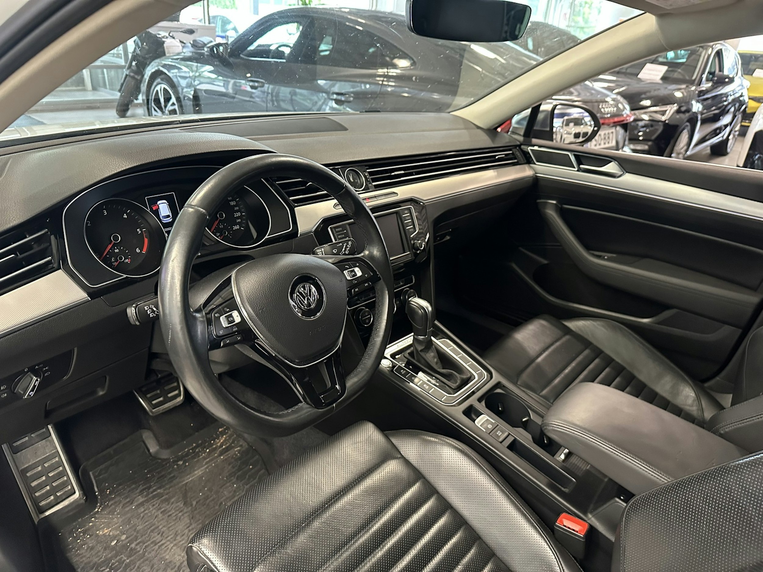 valkoinen Volkswagen Passat 2016 kuva 2.