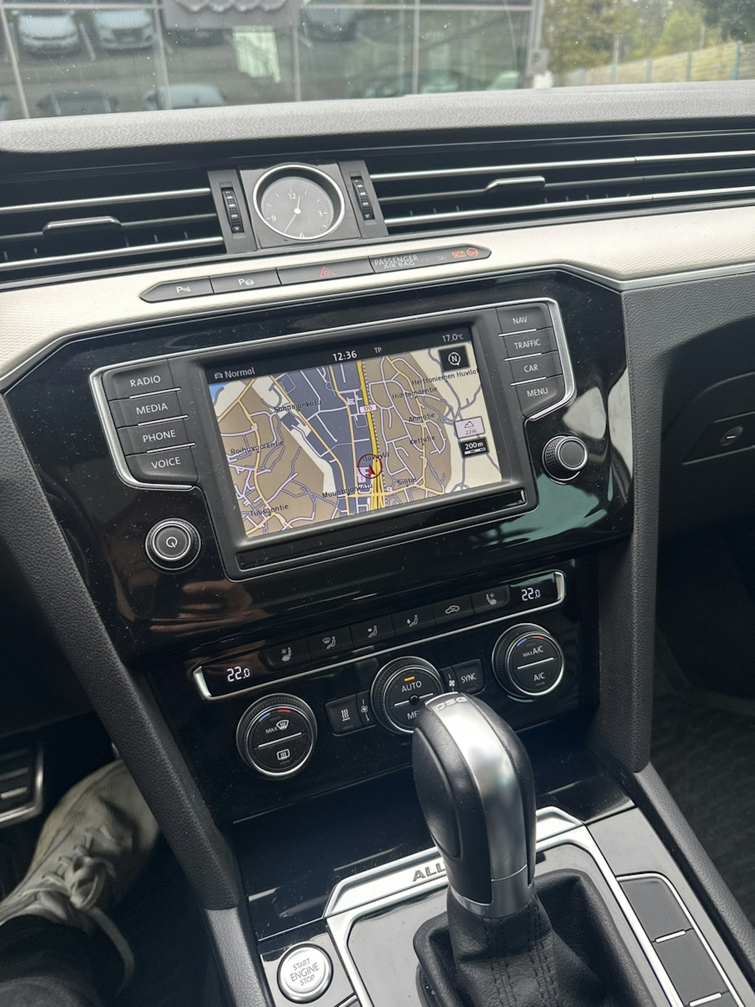 valkoinen Volkswagen Passat 2016 kuva 3.