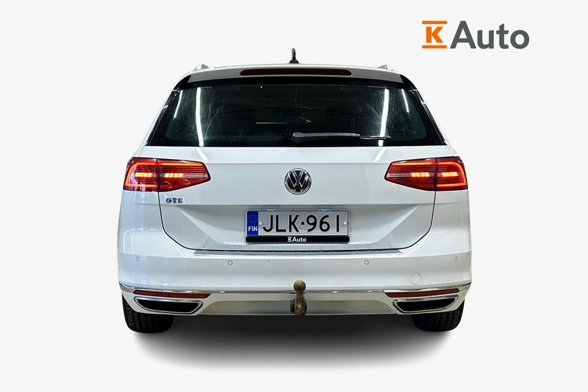 valkoinen Volkswagen Passat 2016 kuva 3.