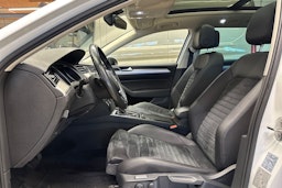 valkoinen Volkswagen Passat 2016 kuva 15.