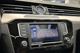 valkoinen Volkswagen Passat 2016 kuva 21.