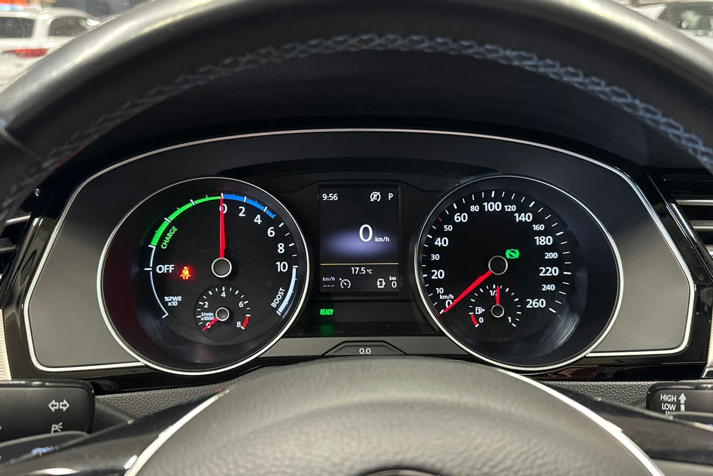 valkoinen Volkswagen Passat 2016 kuva 25.