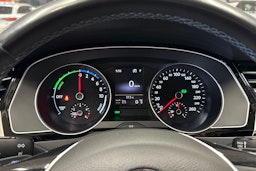 valkoinen Volkswagen Passat 2016 kuva 25.