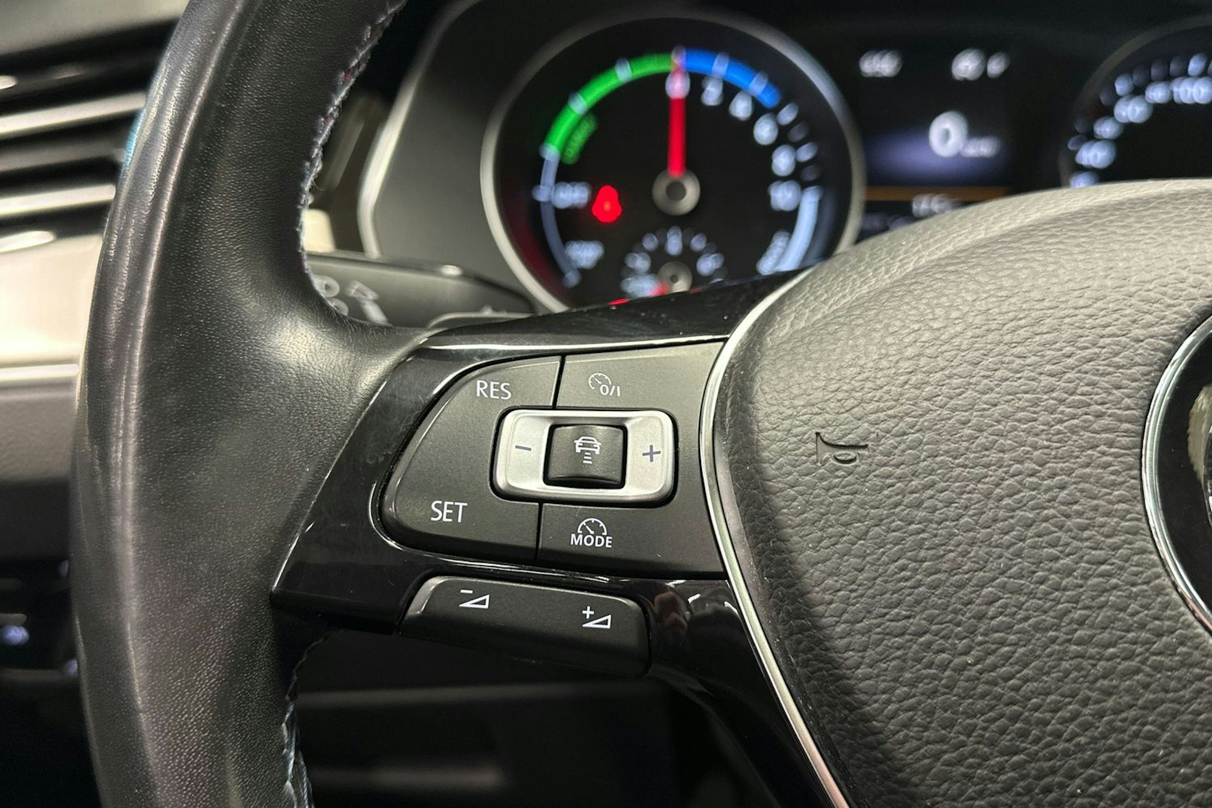 valkoinen Volkswagen Passat 2016 kuva 26.