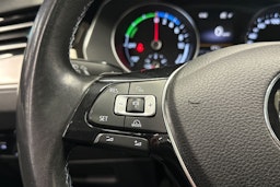 valkoinen Volkswagen Passat 2016 kuva 26.