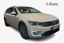 valkoinen Volkswagen Passat 2016 kuva 1.
