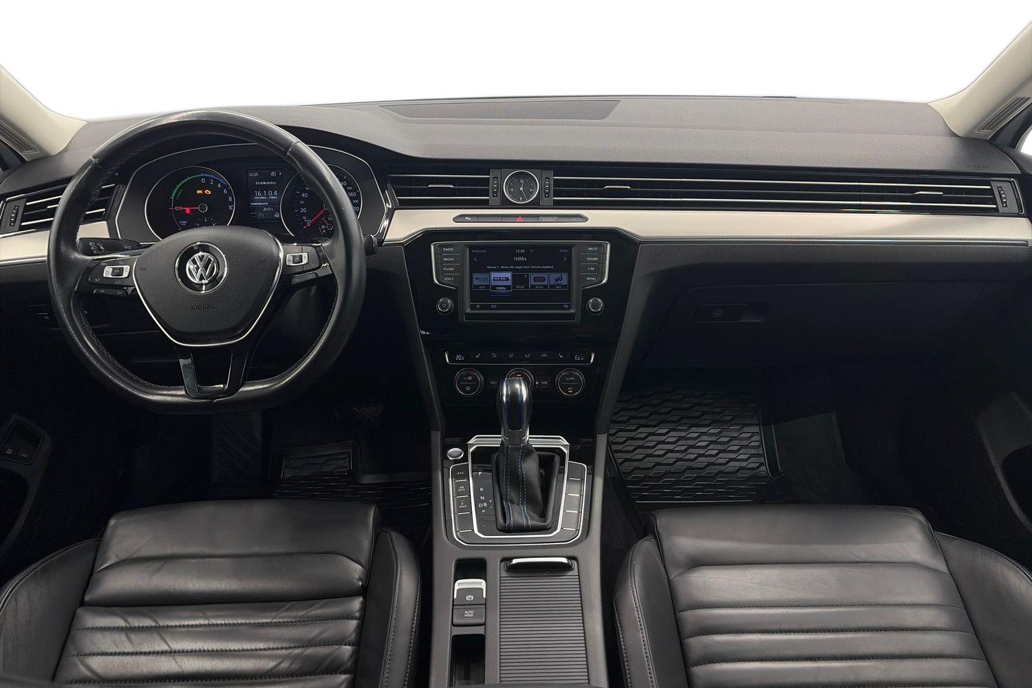 Volkswagen Passat 2017, kuva 7/29