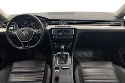 valkoinen Volkswagen Passat 2017 kuva 7.