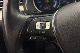 valkoinen Volkswagen Passat 2017 kuva 15.