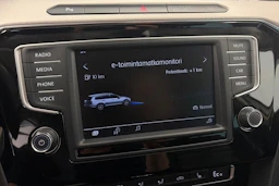 valkoinen Volkswagen Passat 2017 kuva 19.