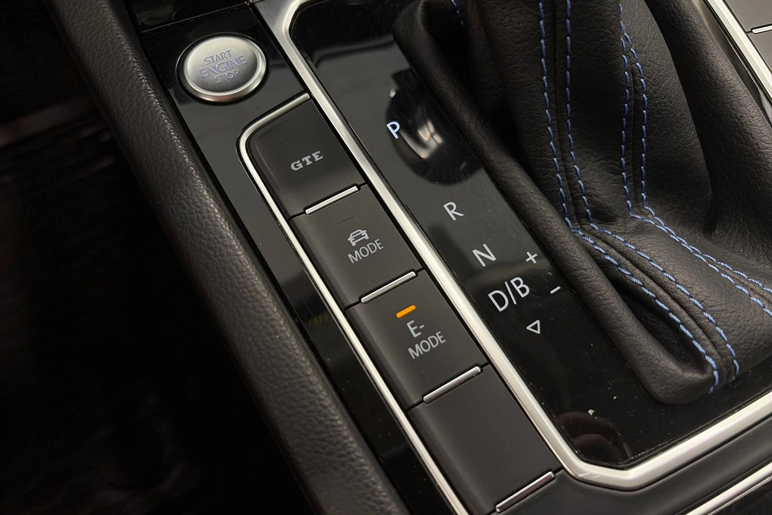 valkoinen Volkswagen Passat 2017 kuva 22.