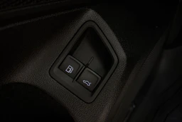 valkoinen Volkswagen Passat 2017 kuva 23.