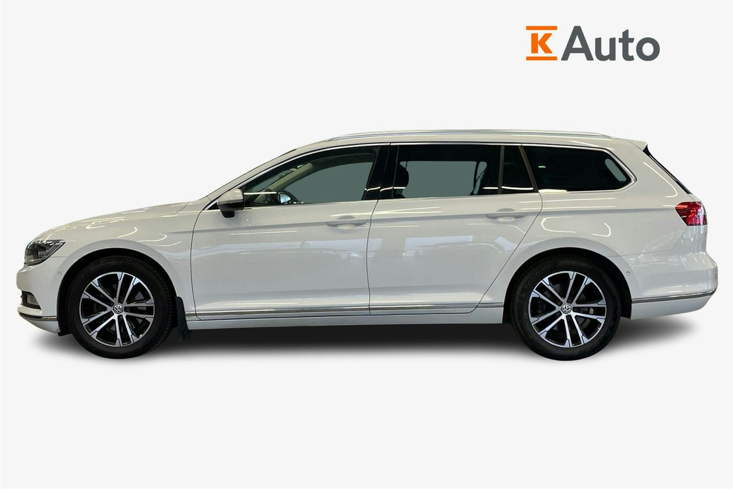 valkoinen Volkswagen Passat 2016 kuva 6.