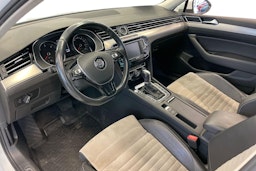 valkoinen Volkswagen Passat 2016 kuva 7.
