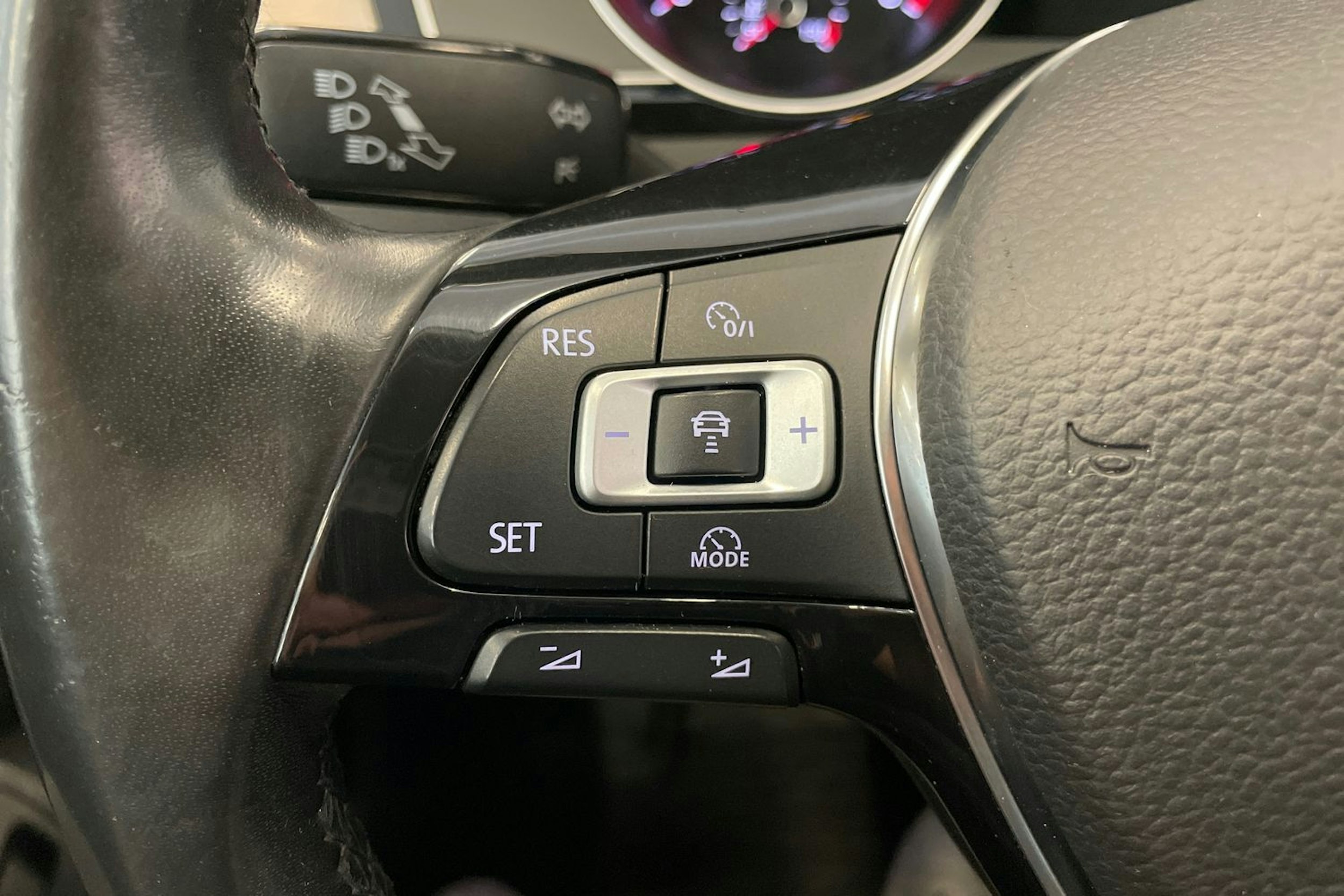 valkoinen Volkswagen Passat 2016 kuva 14.