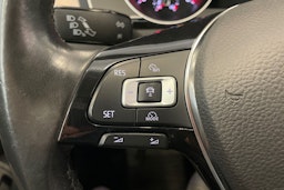 valkoinen Volkswagen Passat 2016 kuva 14.