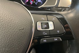 valkoinen Volkswagen Passat 2016 kuva 15.
