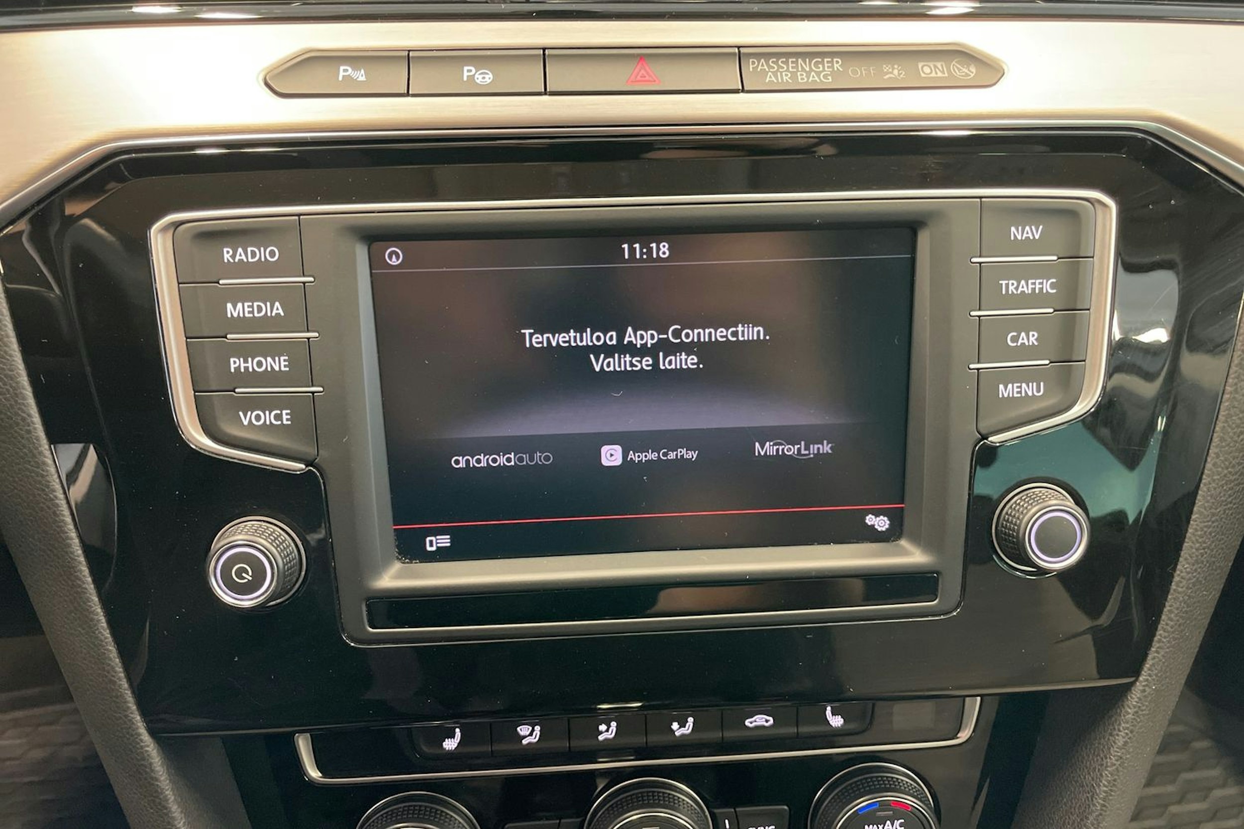 valkoinen Volkswagen Passat 2016 kuva 23.