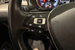 musta Volkswagen Passat 2016 kuva 12.