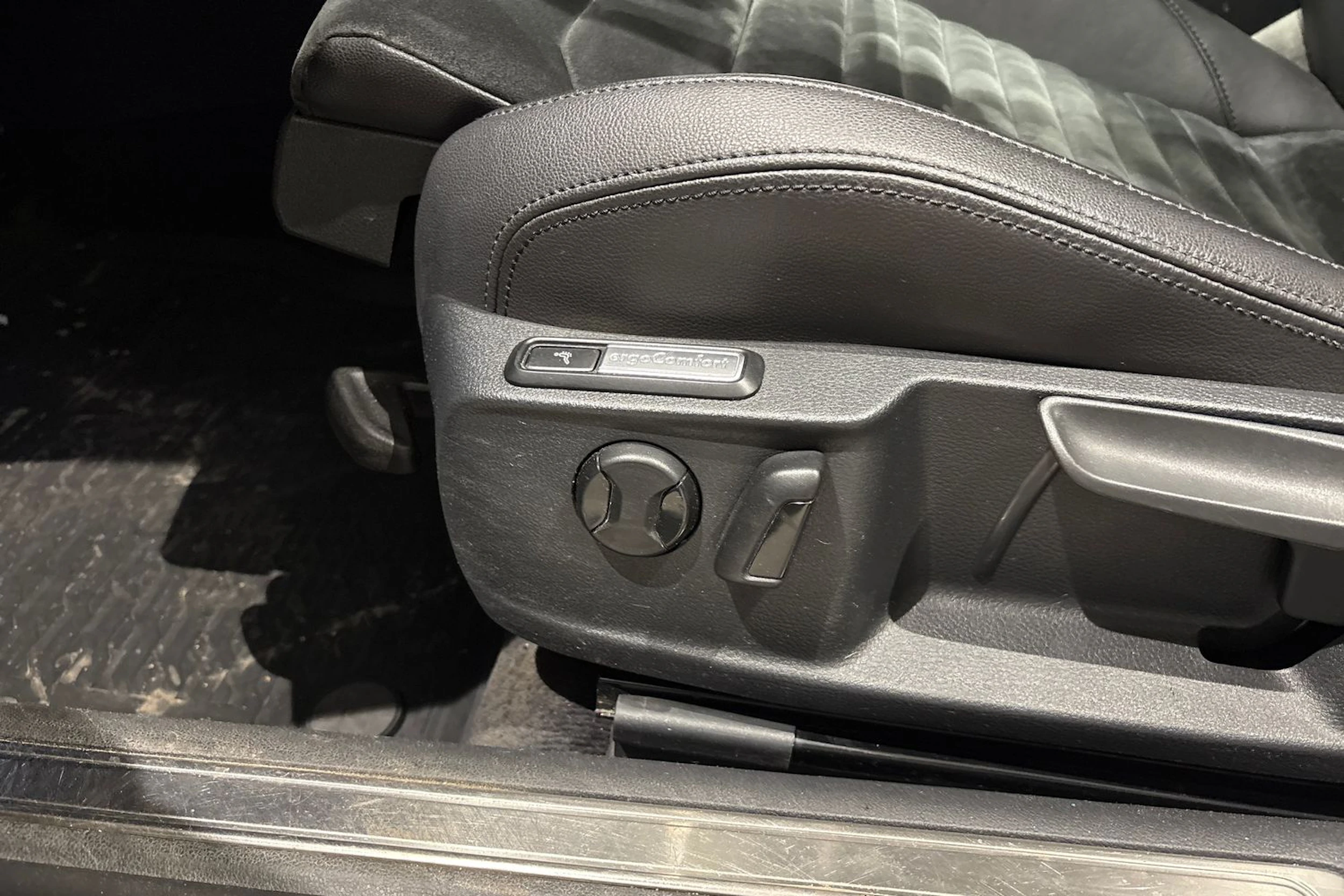 musta Volkswagen Passat 2016 kuva 16.