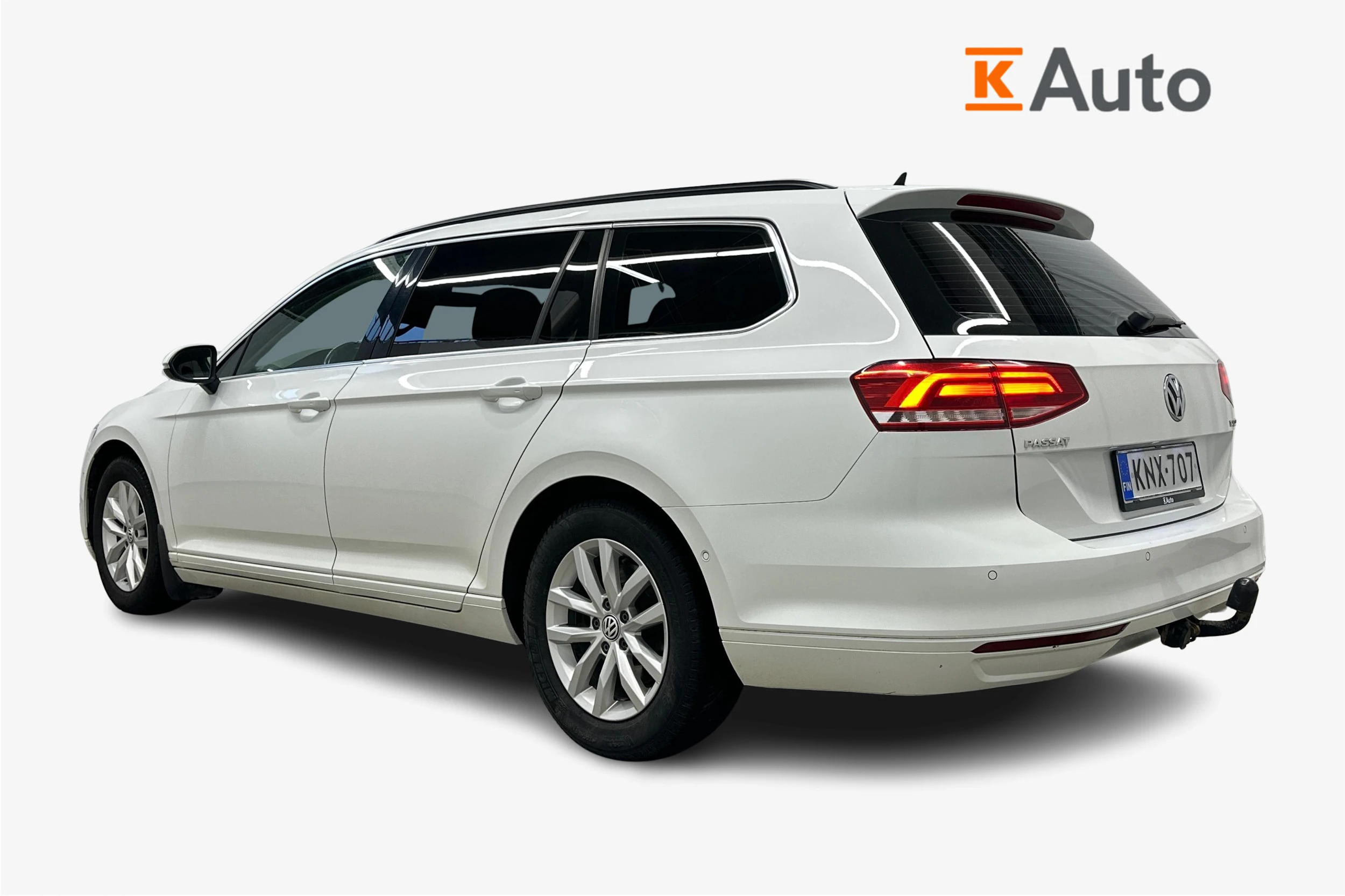 valkoinen Volkswagen Passat 2016 kuva 2.