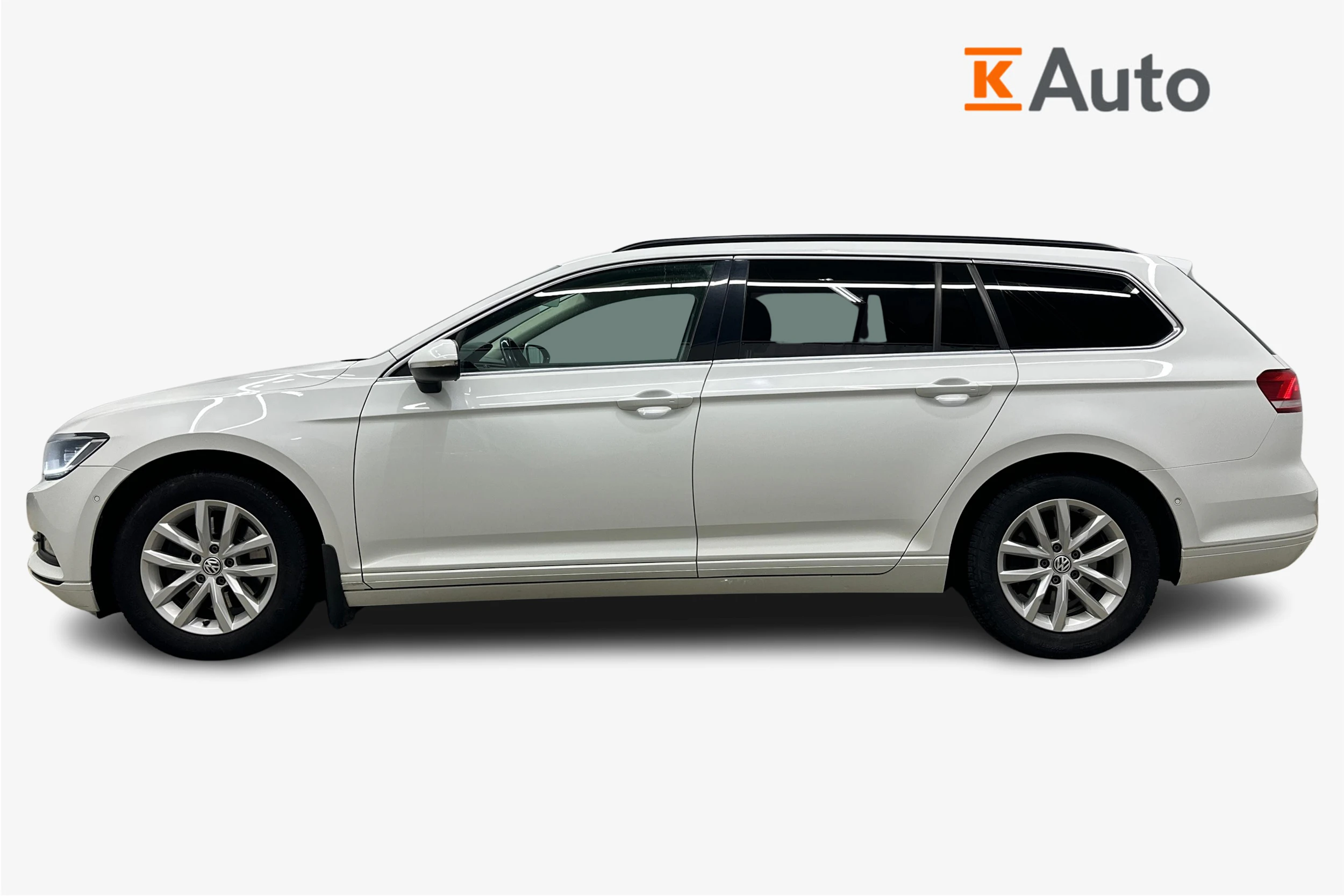 valkoinen Volkswagen Passat 2016 kuva 5.