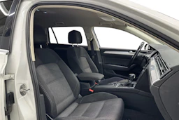 valkoinen Volkswagen Passat 2016 kuva 7.