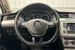 valkoinen Volkswagen Passat 2016 kuva 12.