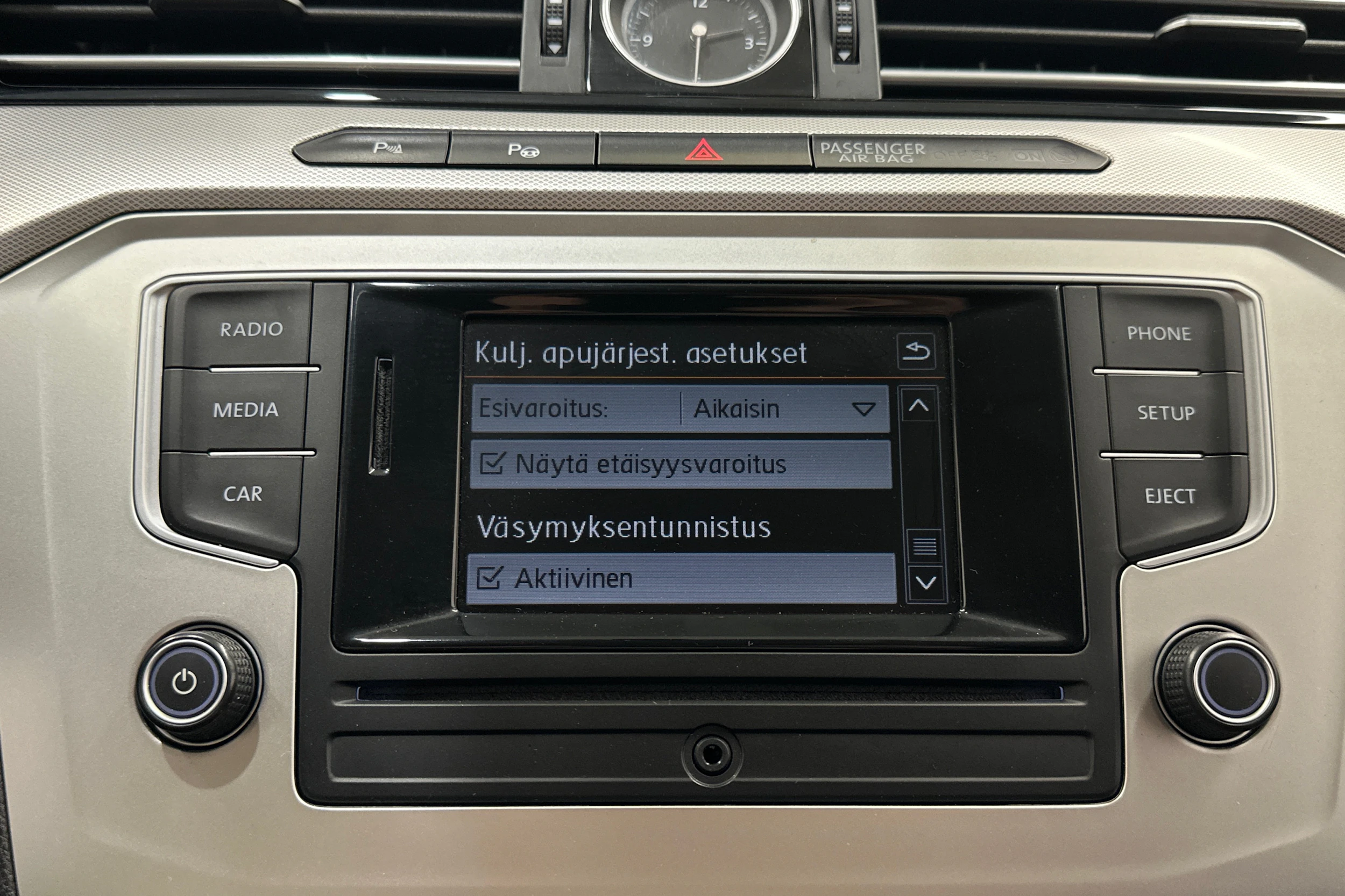 valkoinen Volkswagen Passat 2016 kuva 19.