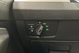 valkoinen Volkswagen Passat 2016 kuva 20.
