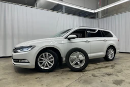 valkoinen Volkswagen Passat 2016 kuva 26.