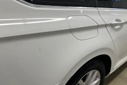 valkoinen Volkswagen Passat 2016 kuva 29.