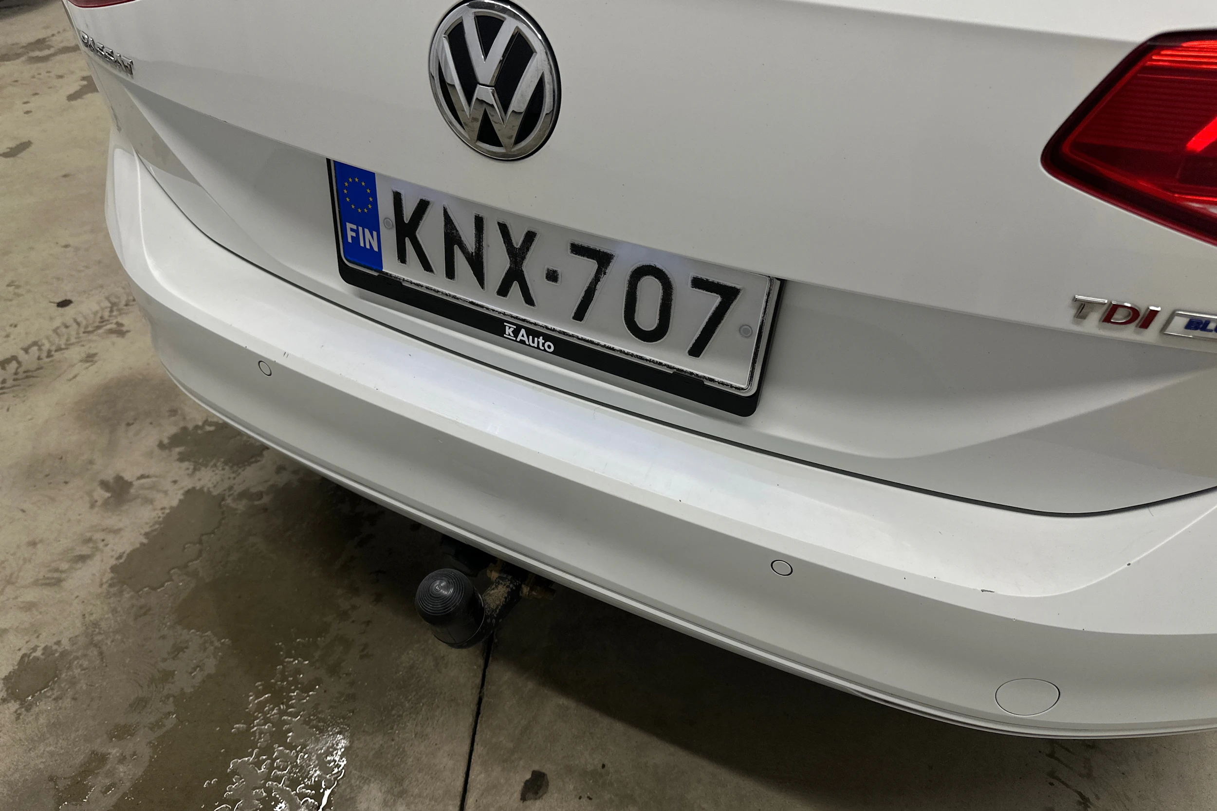 valkoinen Volkswagen Passat 2016 kuva 30.