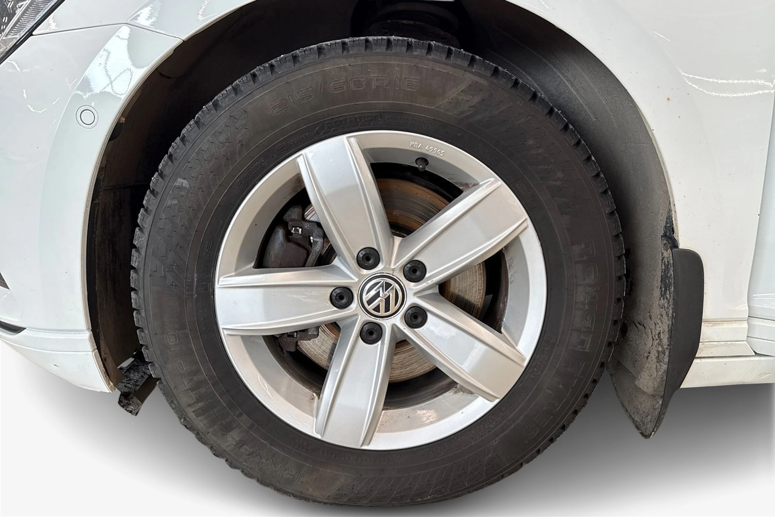 valkoinen Volkswagen Passat 2016 kuva 9.