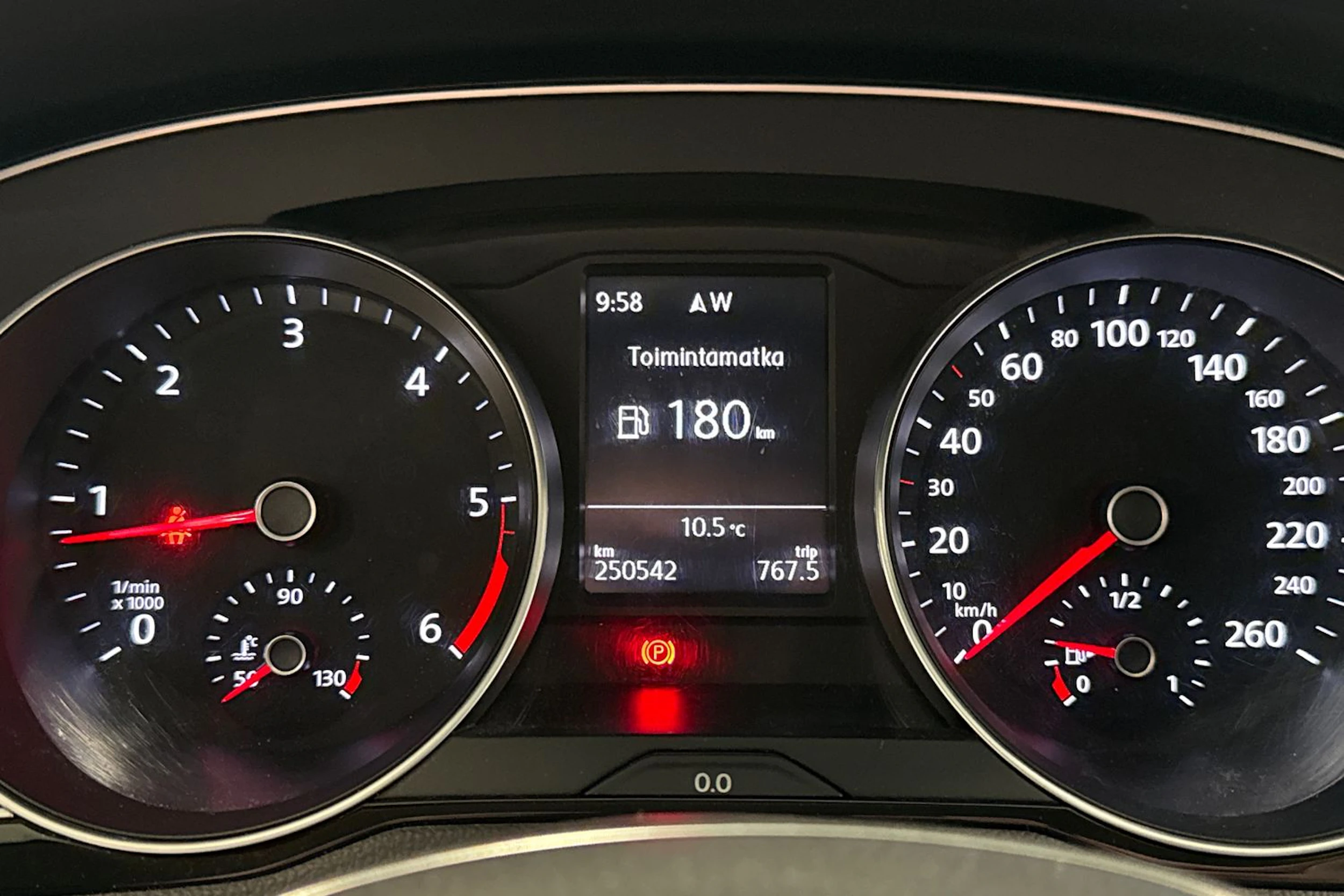 valkoinen Volkswagen Passat 2016 kuva 16.