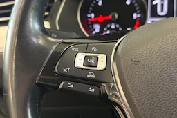 valkoinen Volkswagen Passat 2016 kuva 18.