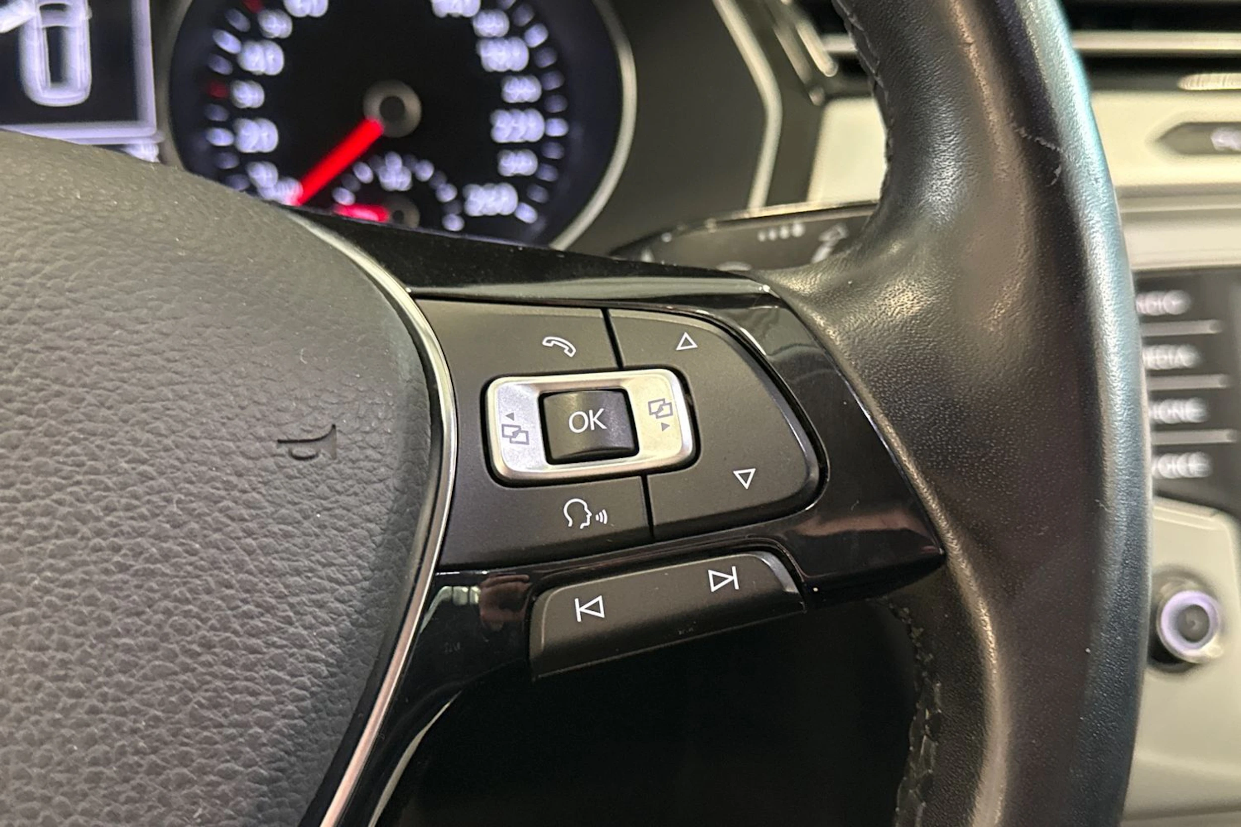 valkoinen Volkswagen Passat 2016 kuva 19.