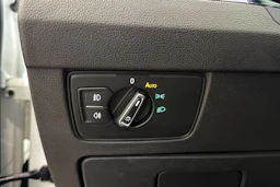 valkoinen Volkswagen Passat 2016 kuva 20.