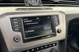 valkoinen Volkswagen Passat 2016 kuva 23.