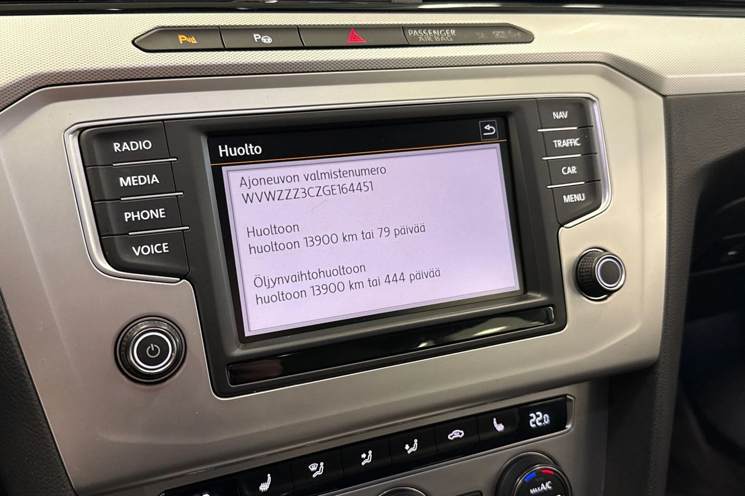 valkoinen Volkswagen Passat 2016 kuva 24.