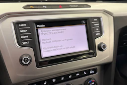 valkoinen Volkswagen Passat 2016 kuva 24.