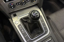 valkoinen Volkswagen Passat 2016 kuva 26.