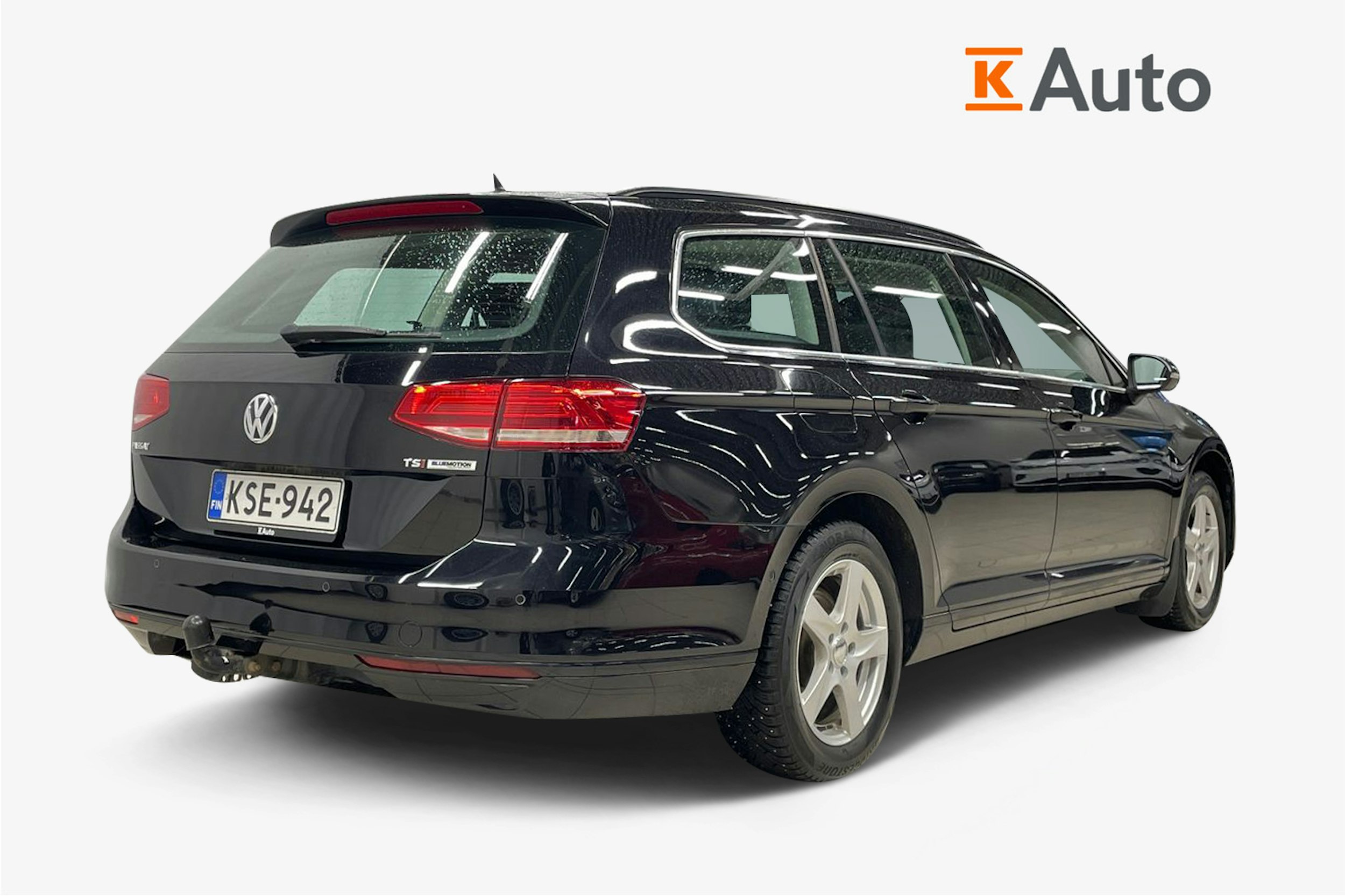 musta Volkswagen Passat 2016 kuva 2.