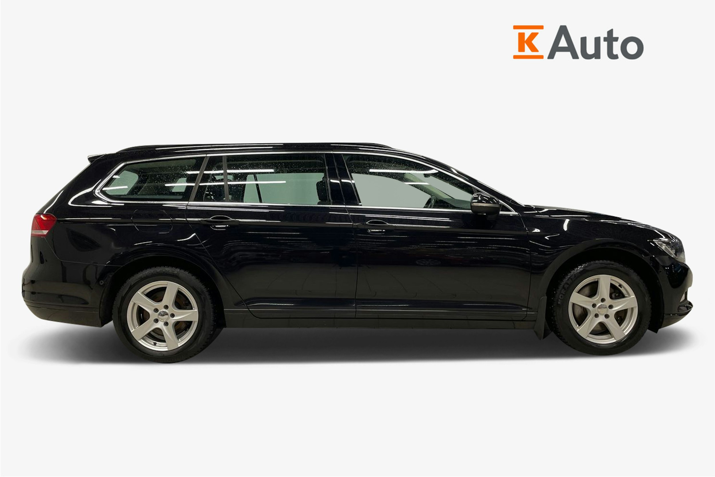 musta Volkswagen Passat 2016 kuva 6.