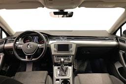 musta Volkswagen Passat 2016 kuva 9.