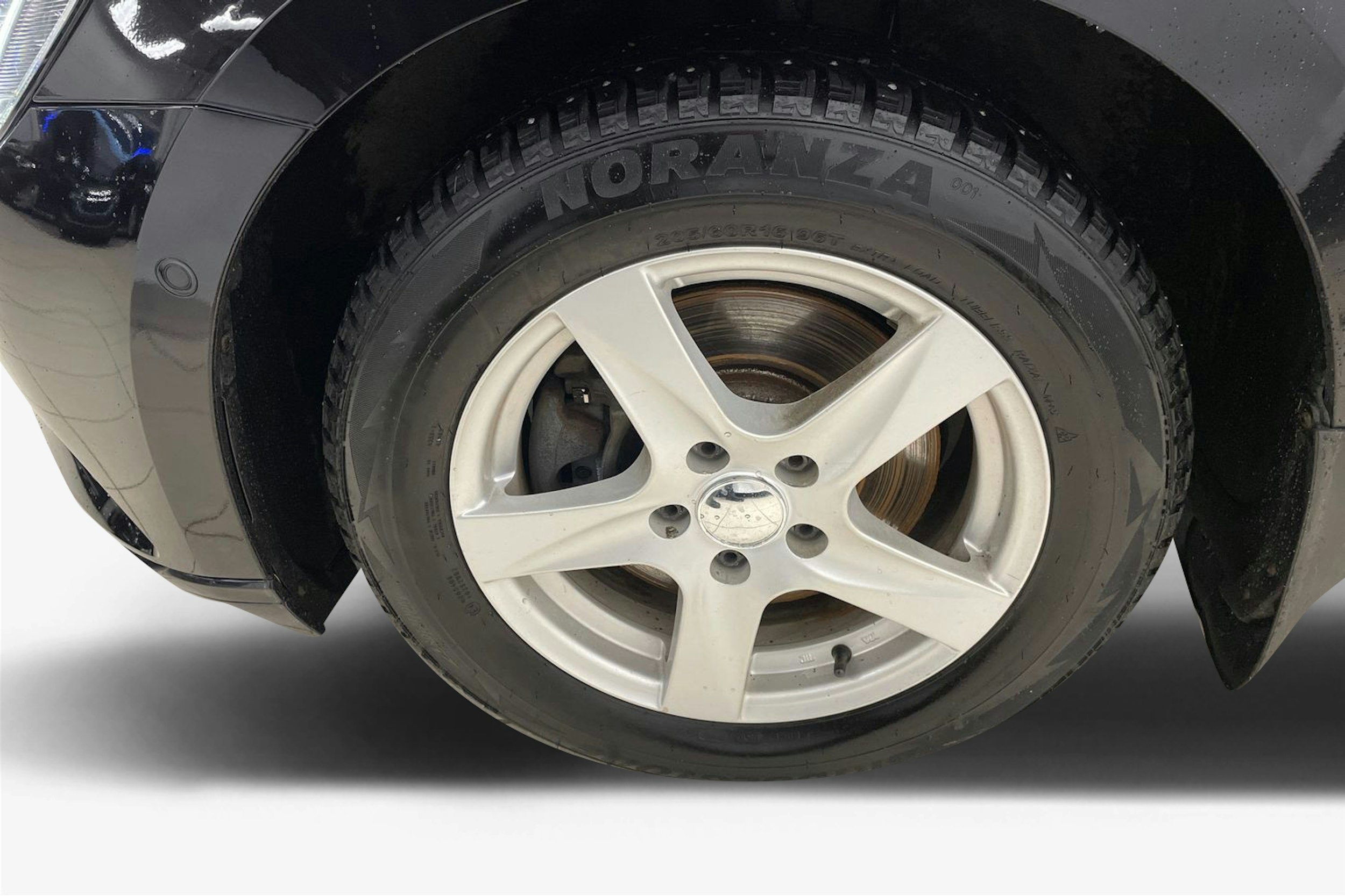 musta Volkswagen Passat 2016 kuva 11.