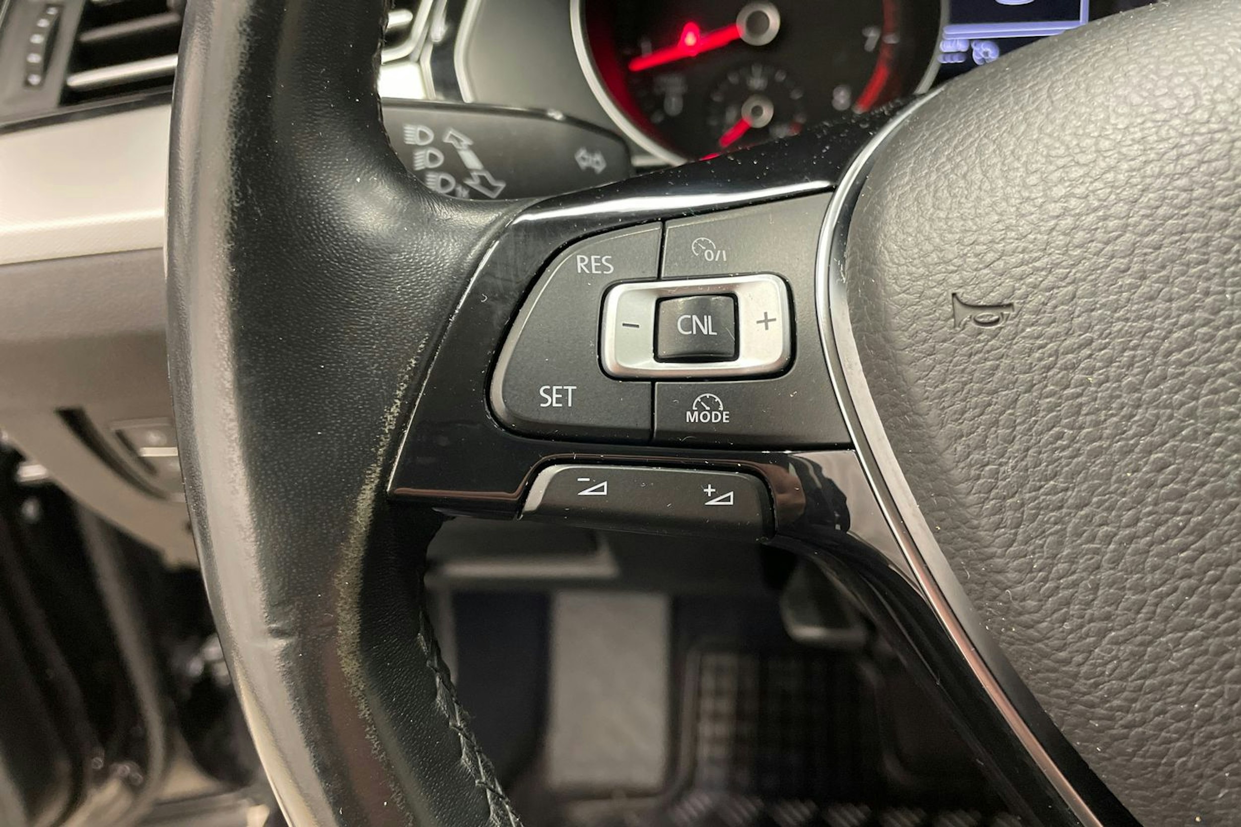 musta Volkswagen Passat 2016 kuva 16.