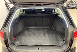 musta Volkswagen Passat 2016 kuva 20.