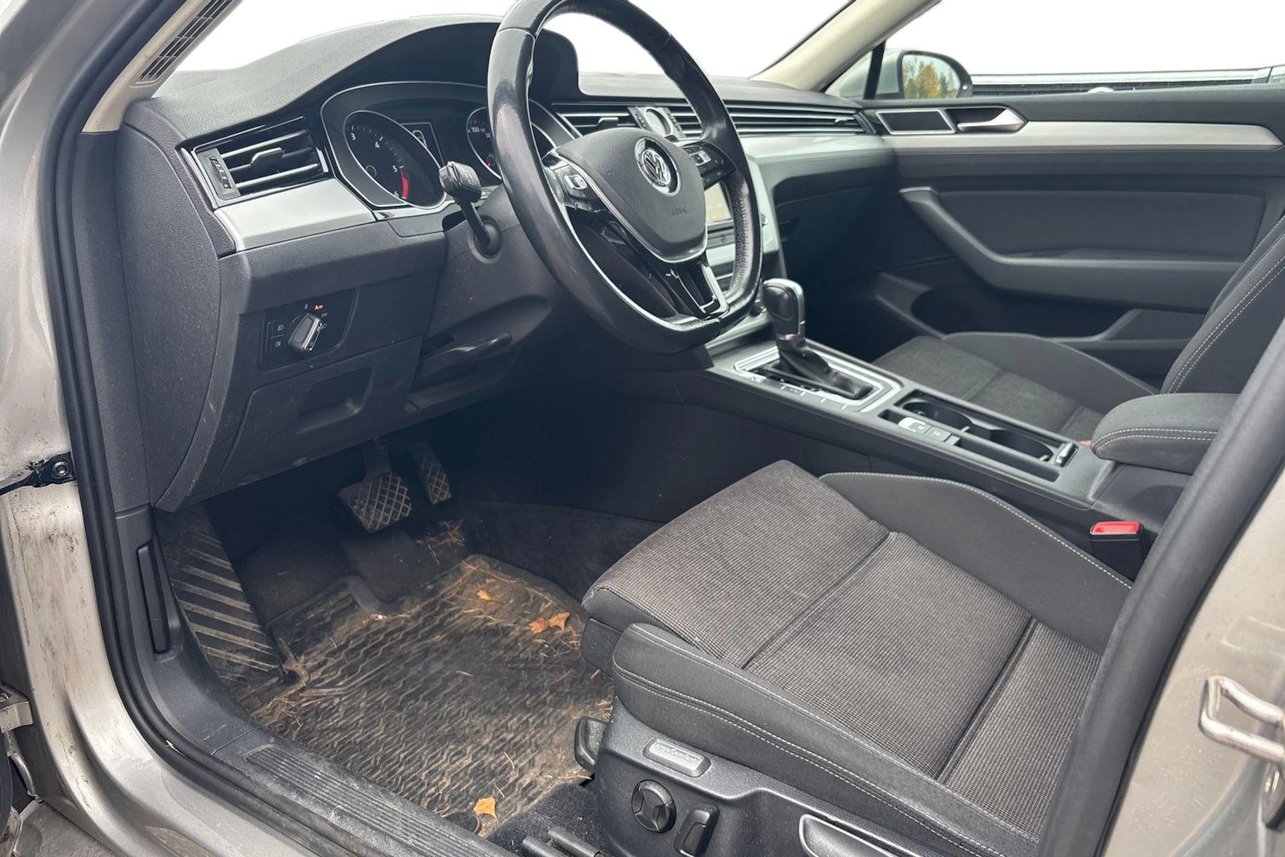 Harmaa Volkswagen PASSAT 2016 kuva 3.